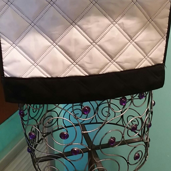 Quilted Armchair Remote Holder - Picture 4 of 4